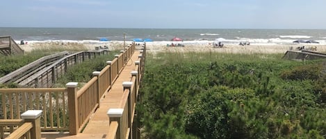House, 5 Bedrooms | Beach | On the beach