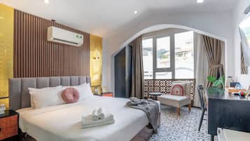 Quarto casal superluxo | Cofres nos quartos, escrivaninha, quartos à prova de som