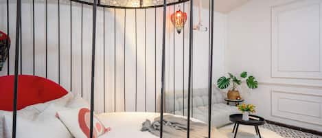 In-room safe, desk, soundproofing, free WiFi