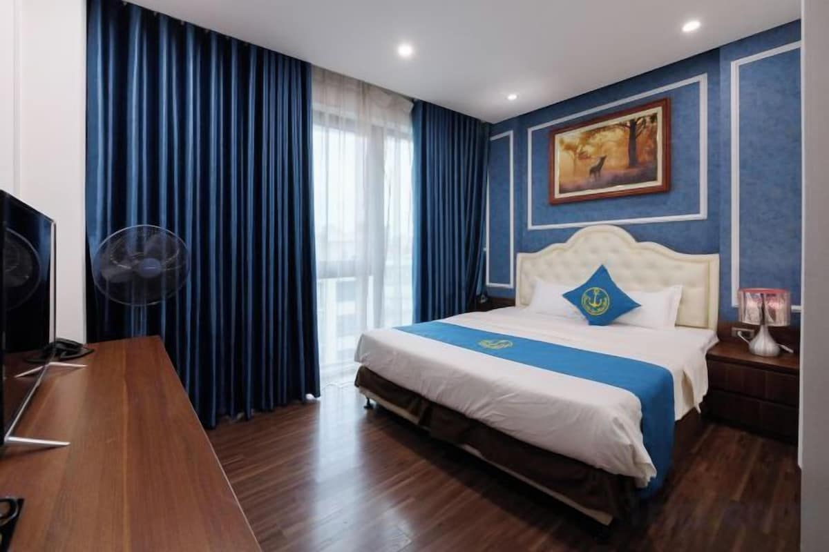 Egyptian cotton sheets, premium bedding, down comforters, pillowtop beds