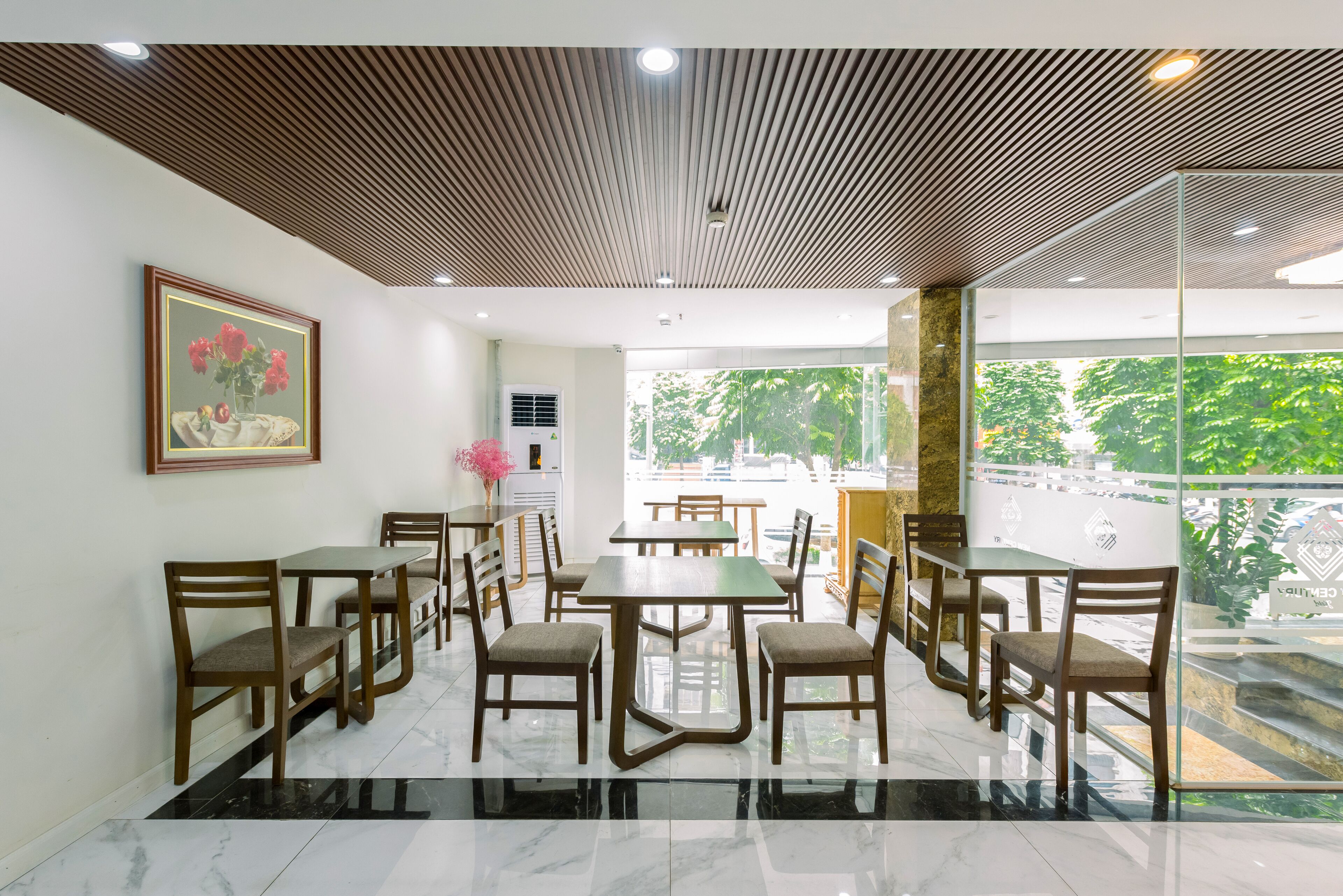 Foto - New Century Hotel