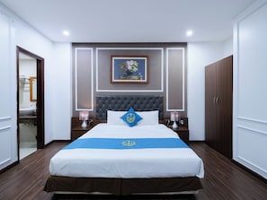 Superior Double Room, 1 King Bed | Egyptian cotton sheets, premium bedding, down duvets, pillow-top beds - New Century Hotel Cau Giay (Hanoi)