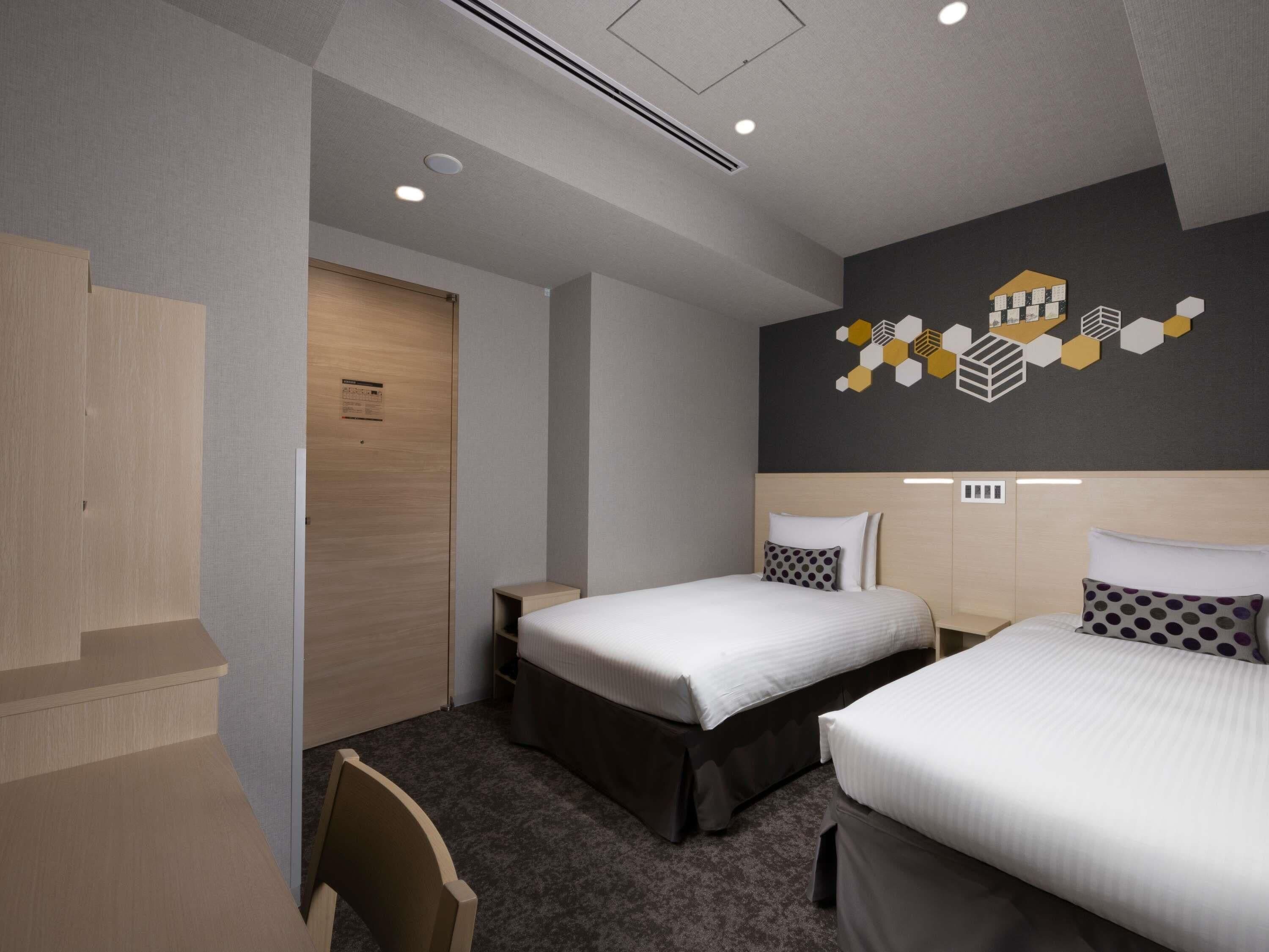 Deluxe Twin Room | In-room safe, soundproofing, free WiFi, bed sheets