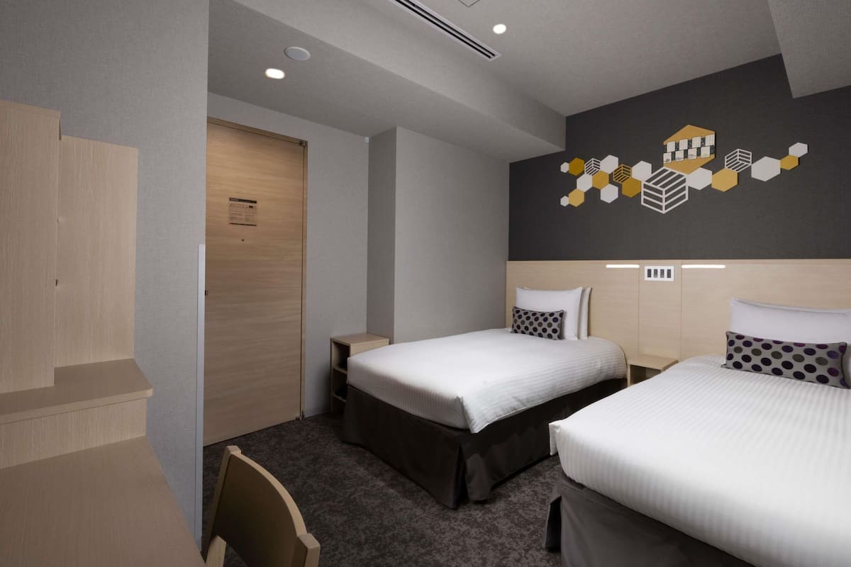 Deluxe Twin Room | In-room safe, soundproofing, free WiFi, bed sheets