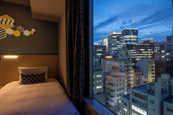 Deluxe Twin Room | In-room safe, soundproofing, free WiFi, bed sheets
