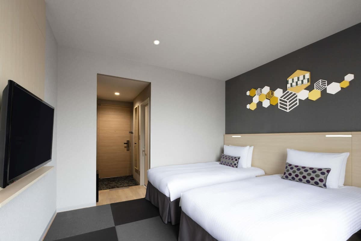 Deluxe Twin with Japanese Tatami | In-room safe, soundproofing, free WiFi, bed sheets