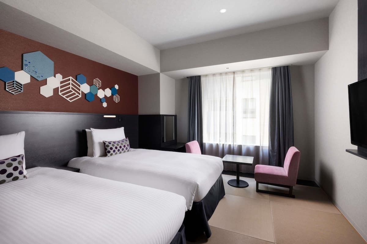 Deluxe Twin with Japanese Tatami | In-room safe, soundproofing, free WiFi, bed sheets