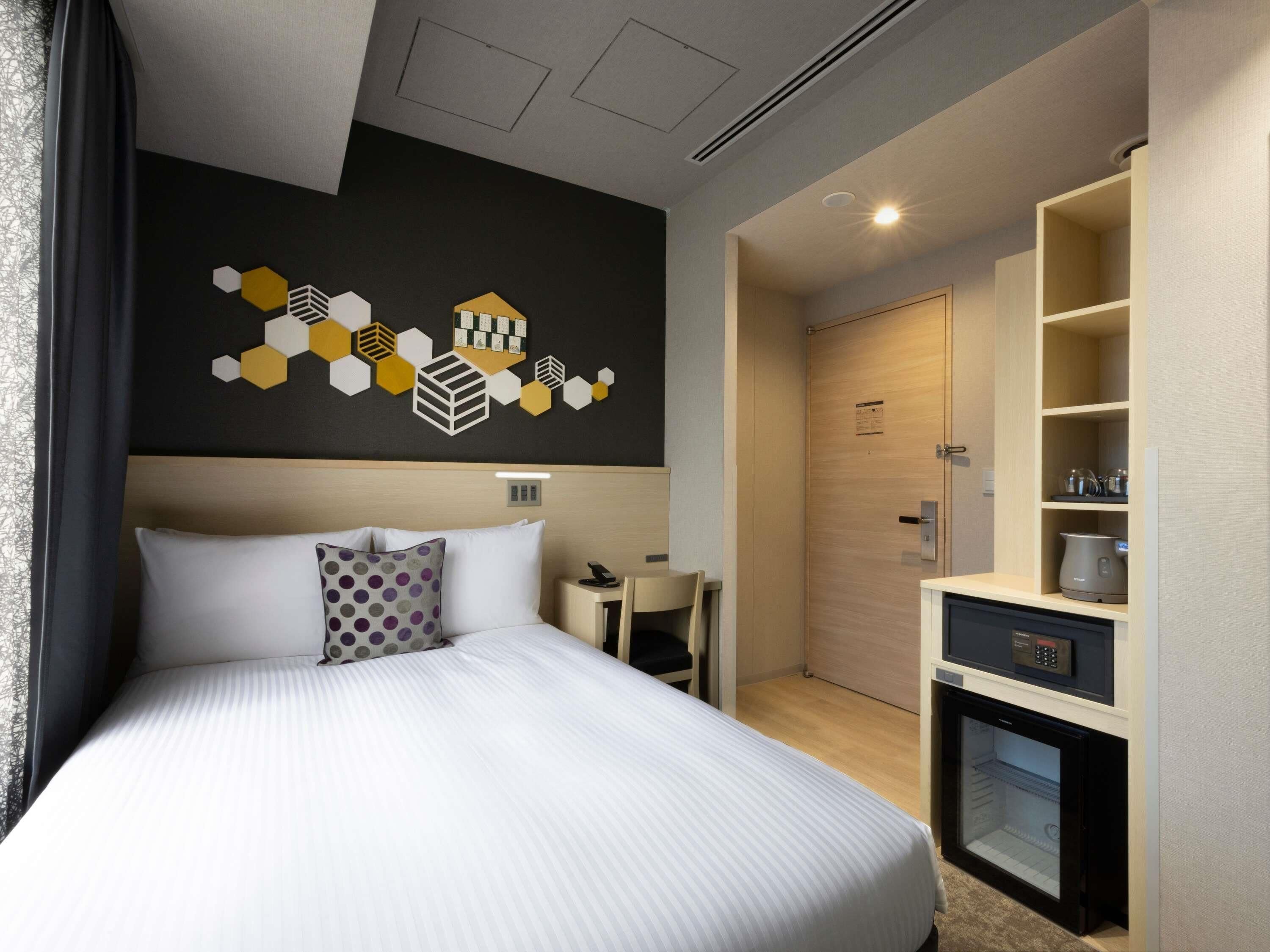 Standard Double Room | In-room safe, soundproofing, free WiFi, bed sheets