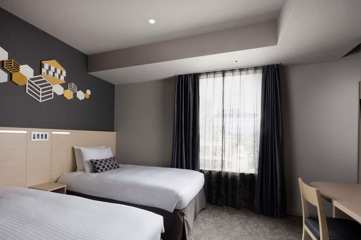 Deluxe Twin Room | In-room safe, soundproofing, free WiFi, bed sheets