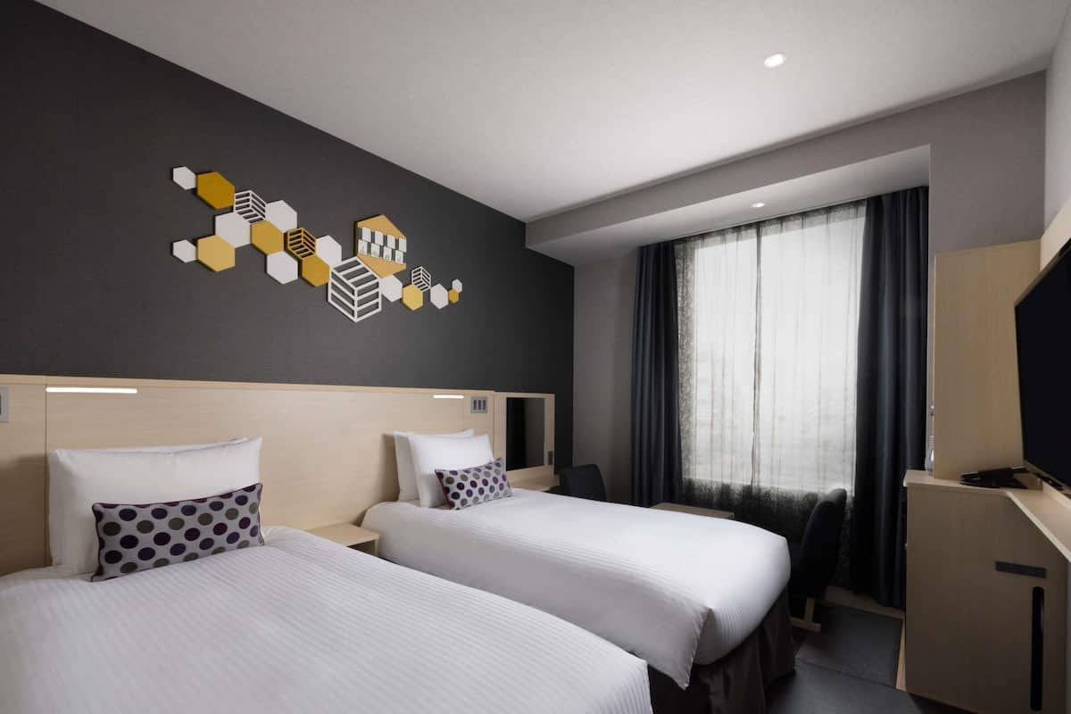 Superior Twin Room with Japanese Tatami | In-room safe, soundproofing, free WiFi, bed sheets