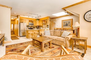 Living area - Spacious 1br -river Run Village-hot Tub & Kids Ski Free 1 Bedroom Condo by RedAwning (Keystone)
