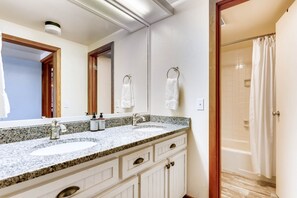 Condo, 2 Bedrooms | Bathroom
