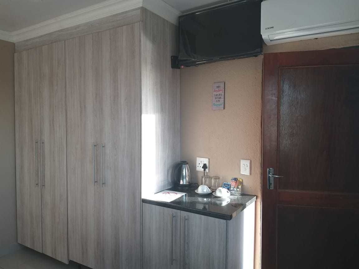 Standard Room | Iron/ironing board, bed sheets