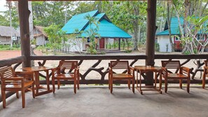 Lobby sitting area - Koh Jum Delight Beach (Nuea Khlong)