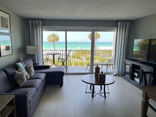 Client texted view crazy Last minute cancellation Apr 25 - May 16th on sale