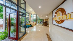 Unclassified image, 5 of 29, button - Kiwi Beachside Hotel & Cafe Da Nang (Da Nang)