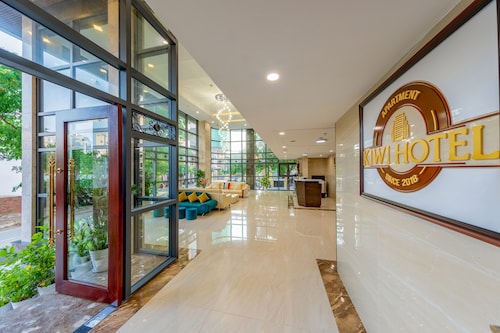Kiwi Hotel & Apartments