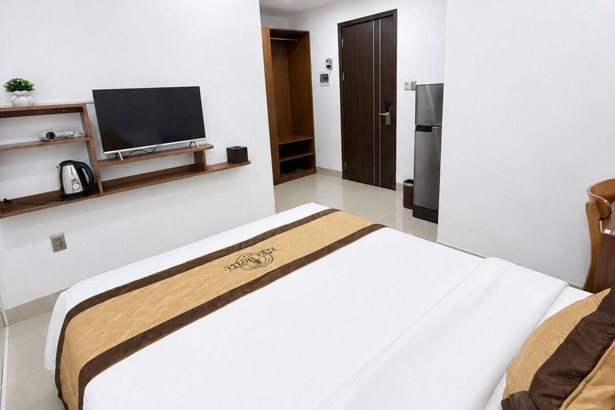 Standard Double Room | Minibar, desk, laptop workspace, blackout curtains
