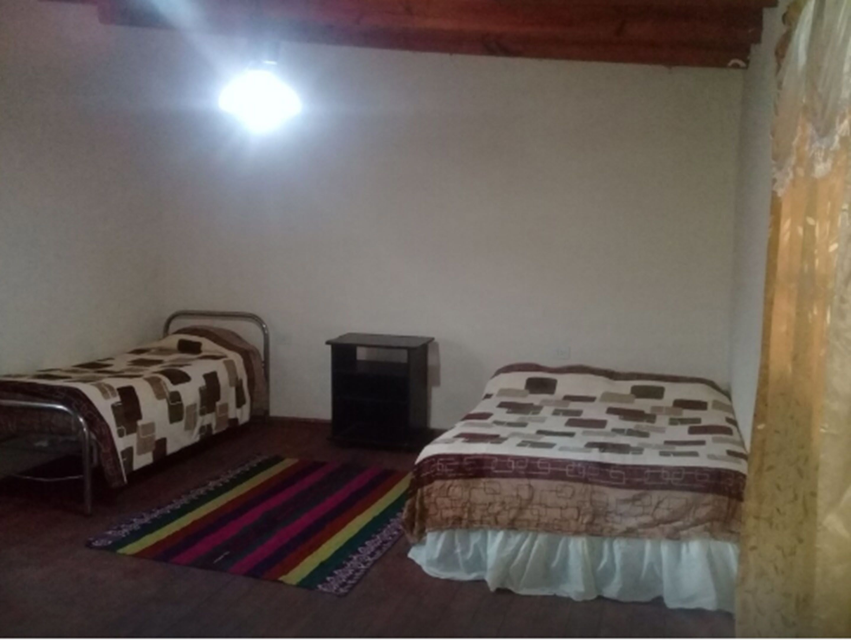 3 habitaciones y tabla de planchar con plancha 