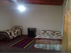 3 bedrooms, iron/ironing board - Casa Los Mirlos (Maimara)