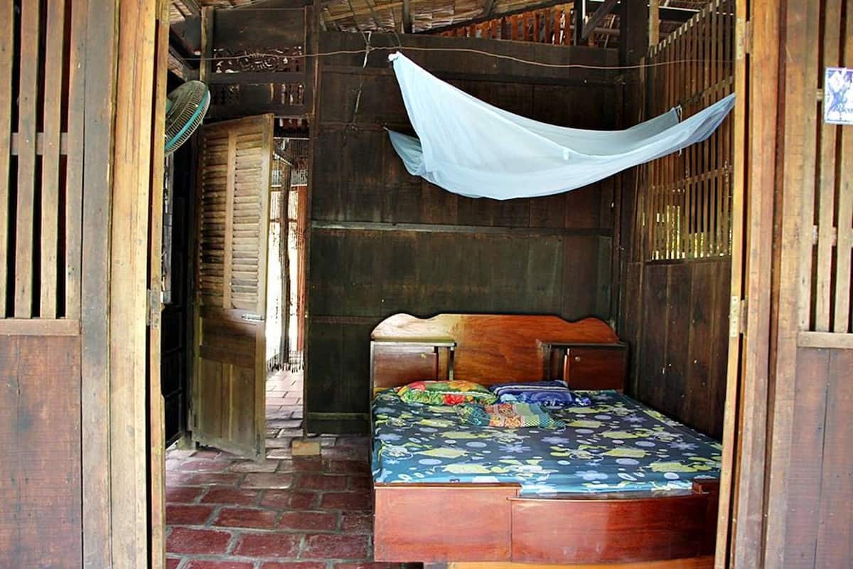 Double Room, Shared Bathroom | Free WiFi