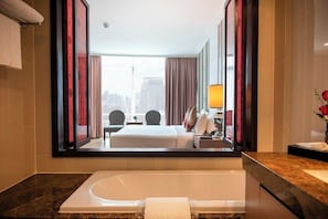 Memory-foam beds, in-room safe, blackout curtains, free WiFi - The Berkeley Hotel Pratunam (Bangkok)