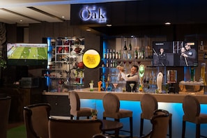 Bar (on property) - The Berkeley Hotel Pratunam (Bangkok)