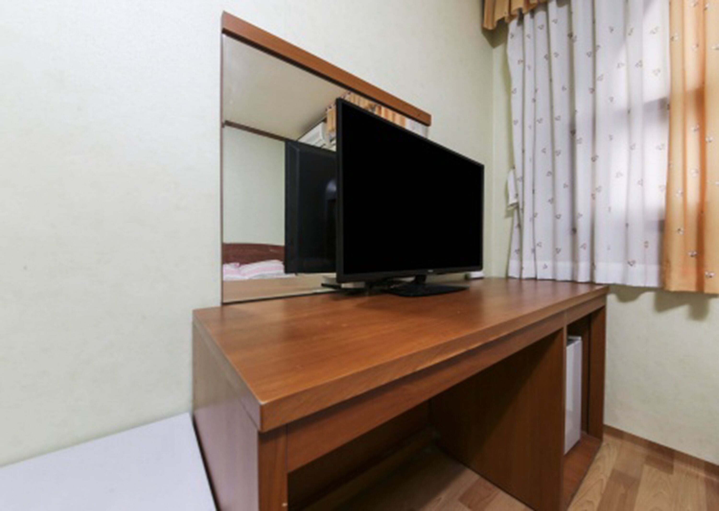 Standard Room | Television