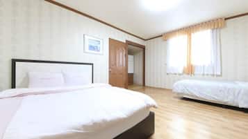 Studio (Condo) | Blackout drapes, free WiFi, bed sheets