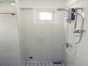 Dusche im Bad