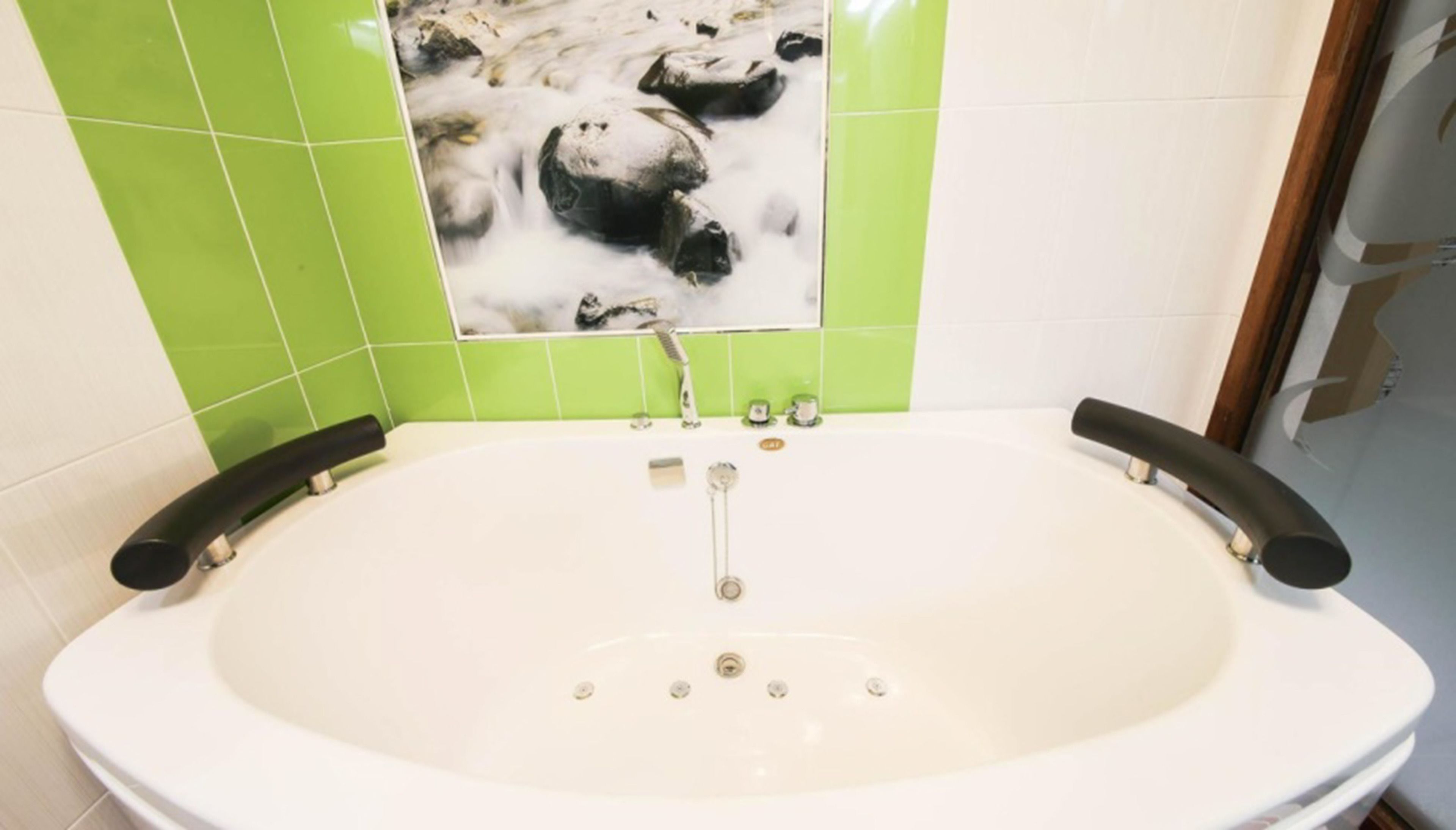 standard room (breakfast available on weekday only) | deep-soaking bathtub