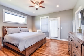 4 bedrooms, iron/ironing board, free WiFi, bed sheets