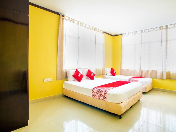 Superior Suite | Desk, free WiFi, bed sheets