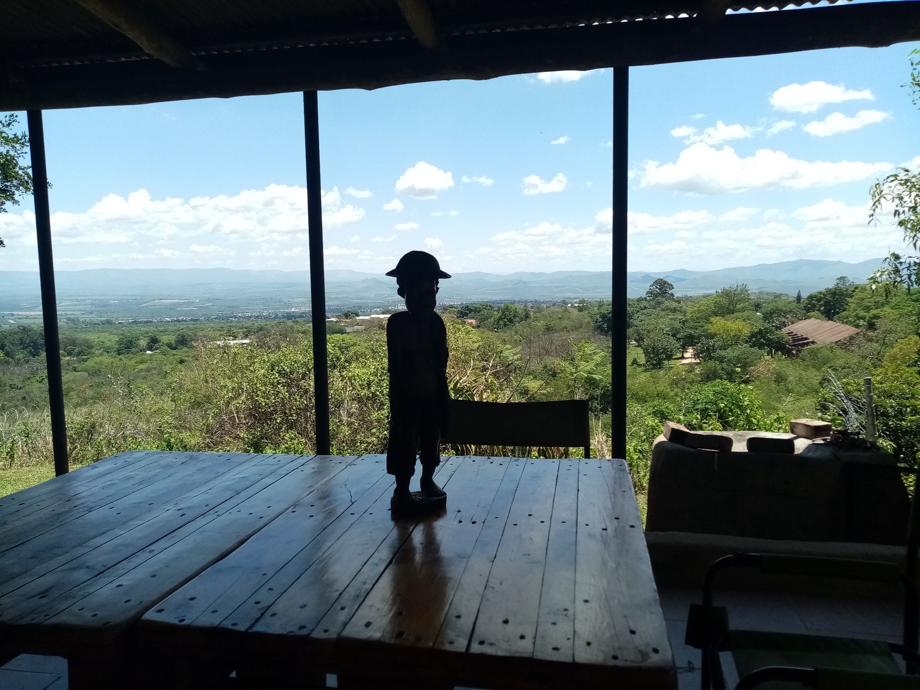 Vista frontal de la propiedad