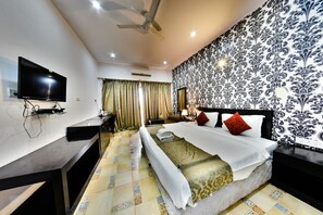 Blackout curtains, rollaway beds, free WiFi - V Resorts Sanskruti Gokarna (Kumta)