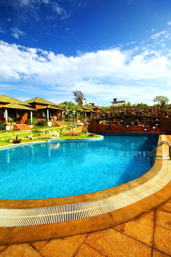 Outdoor pool - V Resorts Sanskruti Gokarna (Kumta)