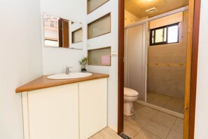 Basic Room | Desk, soundproofing, rollaway beds, free WiFi - XiaoCuixuanHomestay (Wujie)