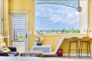 Dobbeltrom – deluxe, balkong, sjøutsikt | Blendingsgardiner, wi-fi (inkludert) og sengetøy