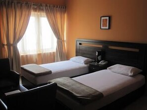 Family Suite | In-room safe, free WiFi, bed sheets