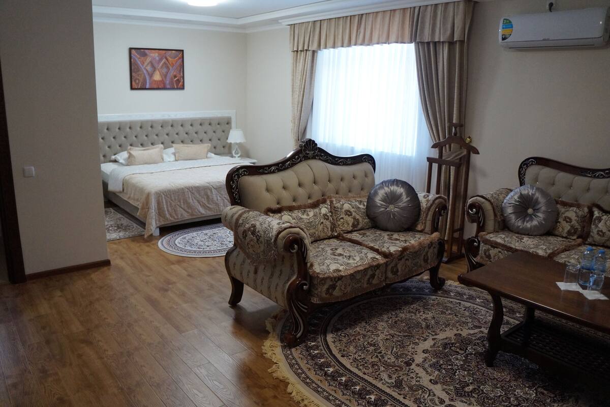 Habitación Deluxe doble | Minibar, escritorio, sistema de insonorización