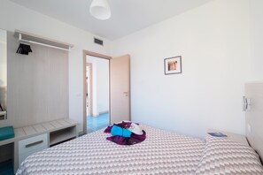 House, 2 Bedrooms | 2 bedrooms, free WiFi, bed sheets