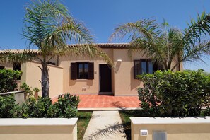 House, 2 Bedrooms | Terrace/patio - Cala Sol - Ciclamino (Modica)