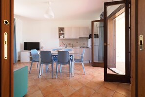 Ferienhaus, 2 Schlafzimmer | Essbereich im Zimmer