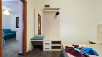 House, 2 Bedrooms | 2 bedrooms, WiFi (free), individually decorated, individually furnished
