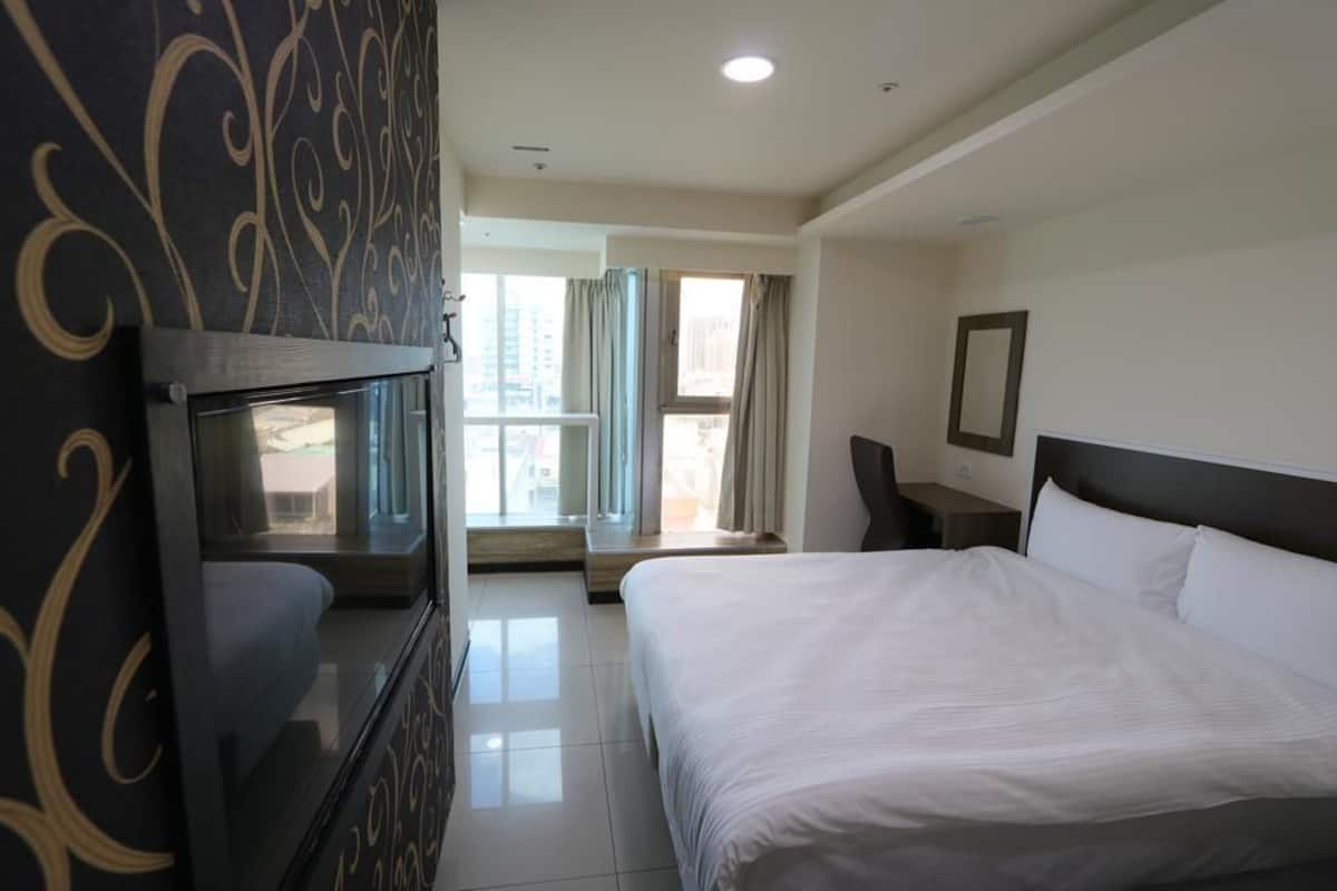 Deluxe Double Room | Desk, free WiFi