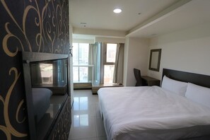 Deluxe Double Room | Desk, free WiFi - Yidianyuan Hotel (Taoyuan City)