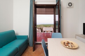 Casa, 1 camera da letto | Area soggiorno | TV 18 pollici con canali satellitari