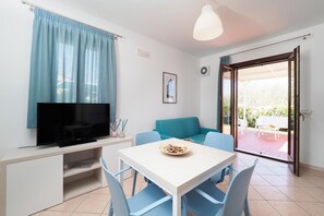 Casa, 1 camera da letto | Area soggiorno | TV 18 pollici con canali satellitari