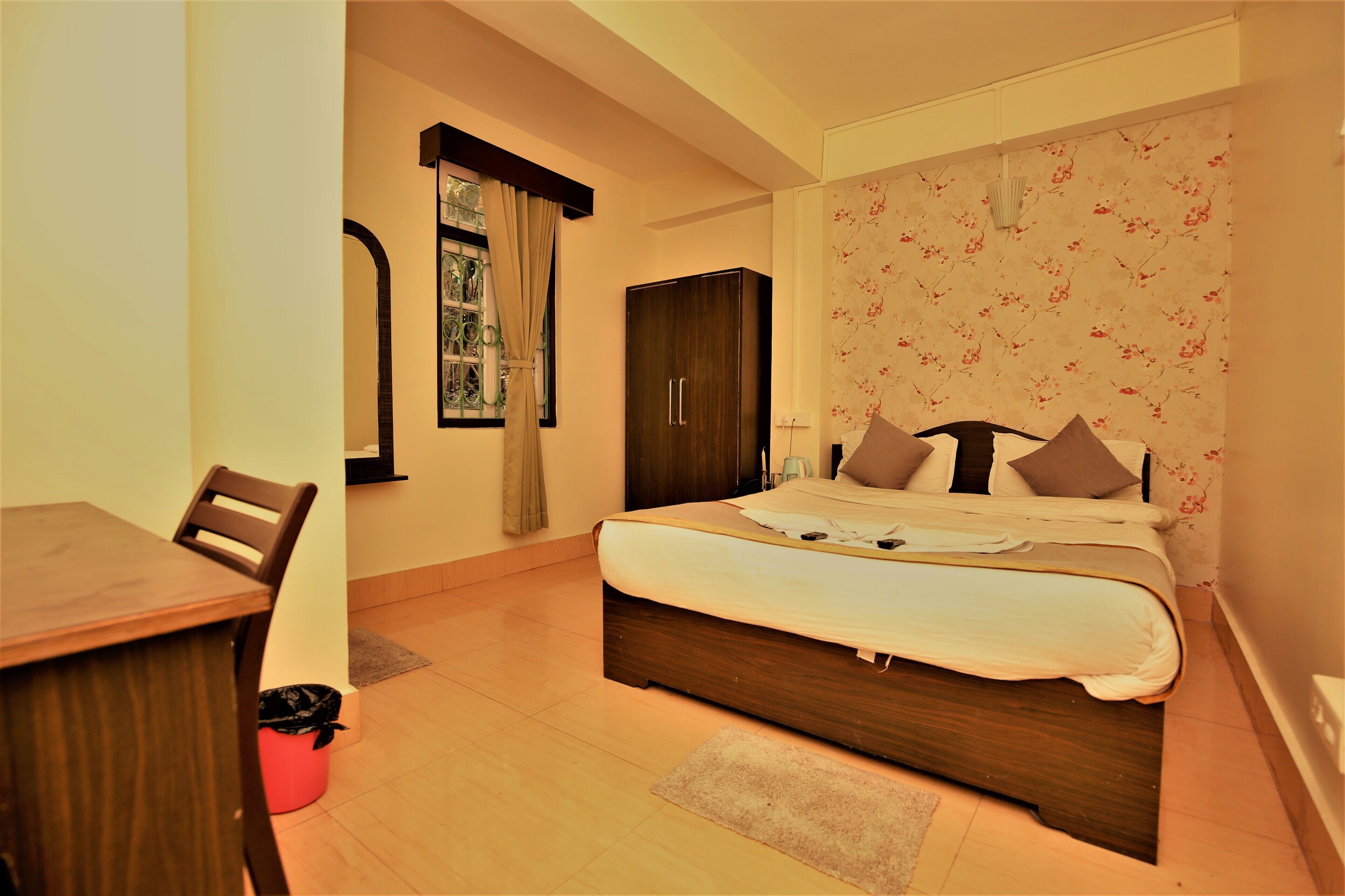 Standard Room | Desk, soundproofing, free WiFi, bed sheets