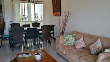 Apartment, 3 Schlafzimmer | Wohnzimmer